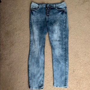 High Waisted Curvy Jeans